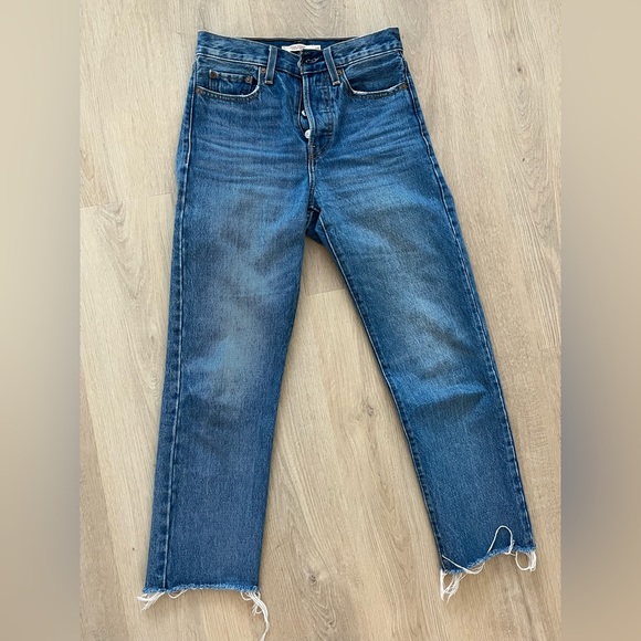 Levis Wedgie Straight - Size 24 - Picture 5 of 5